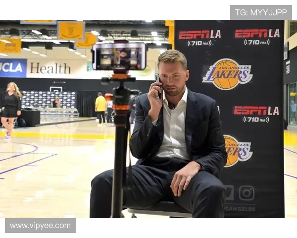 东契奇状态火热独行侠力克强敌球队士气高涨剑指新赛季冠军