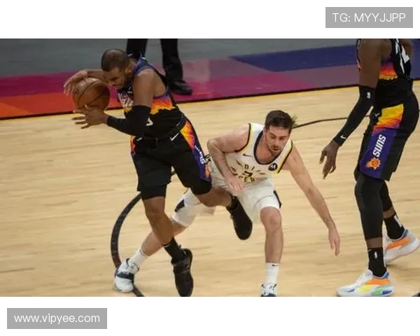 全球总决赛上演世纪对决新王登顶引爆电竞圈热潮 全球总决赛上演世纪对决新王登顶引爆电竞圈热潮