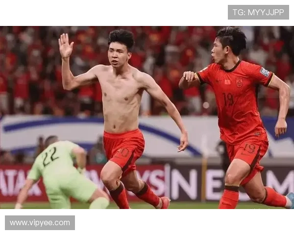 国足新星闪耀国际赛场助球队逆转夺冠点燃全国球迷激情