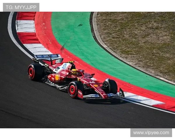 F1赛季激战正酣 汉密尔顿再创历史纪录 热门车队争夺总冠军宝座 F1赛季激战正酣 汉密尔顿再创历史纪录 热门车队争夺总冠军宝座