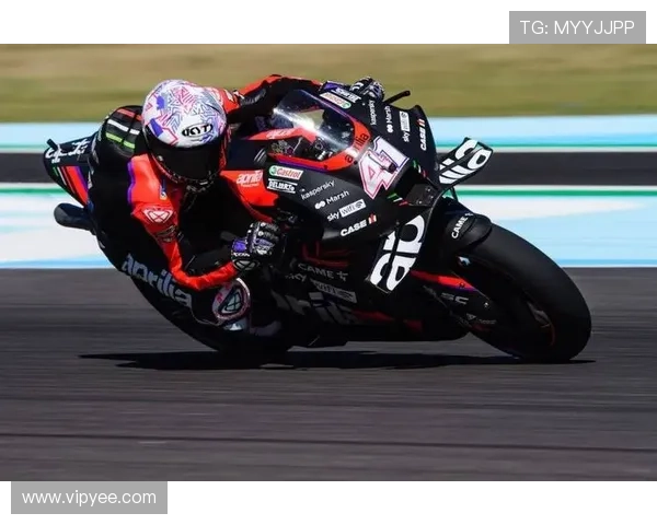 MotoGP赛季激战正酣,各车队新星挑战老将,谁将问鼎冠军宝座? MotoGP赛季激战正酣,各车队新星挑战老将,谁将问鼎冠军宝座?