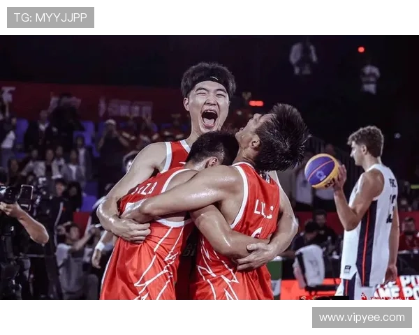 中国篮球队大胜美国队晋级决赛展现出惊人实力队员表现引发热议