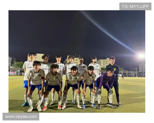 中国足球超级联赛新赛季开战 多支球队阵容升级竞争激烈 中国足球超级联赛新赛季开战 多支球队阵容升级竞争激烈