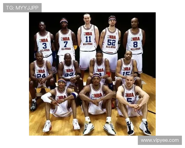 全明星赛再度激战 传奇球员与新星齐聚争夺荣誉 全明星赛再度激战 传奇球员与新星齐聚争夺荣誉