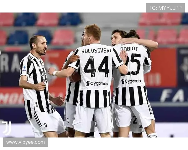 欧洲足坛巨星转会风云再起豪门争夺战激化新赛季竞争格局变化走势