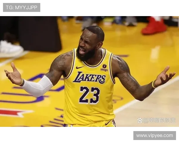 詹姆斯伤退湖人惜败太阳 三连胜终结球队面临调整挑战