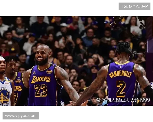 詹姆斯复出领衔湖人新阵容战术调整 灰熊核心受伤影响季后赛前景